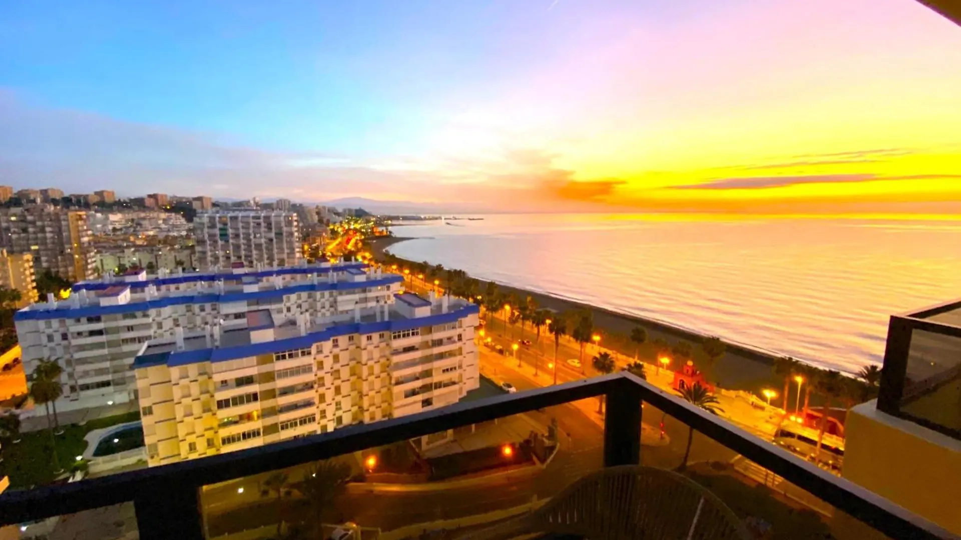 Aloha Playa Deluxe Wifi Swimming Pools & Parking Apartment Benalmadena Spain