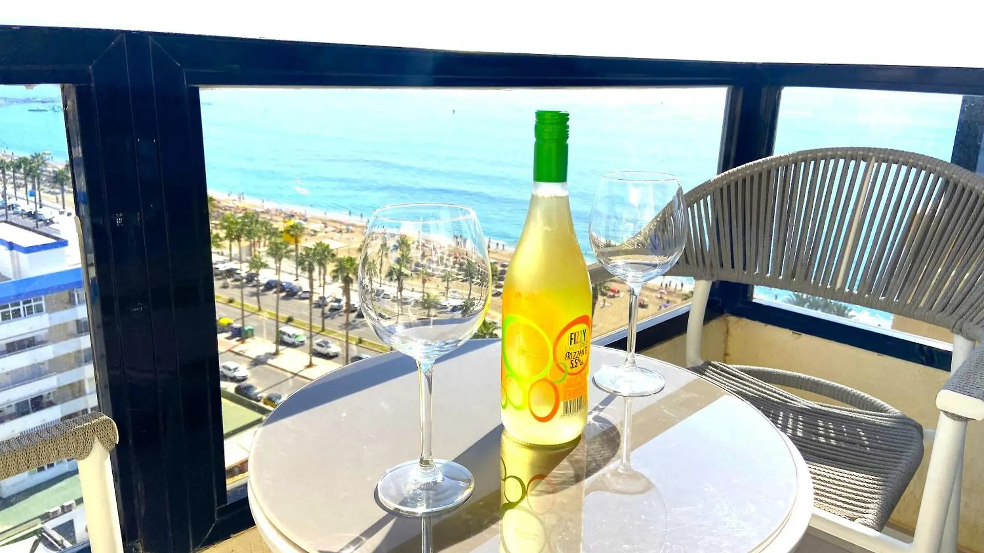 Aloha Playa Deluxe Wifi Swimming Pools & Parking Apartment Benalmadena