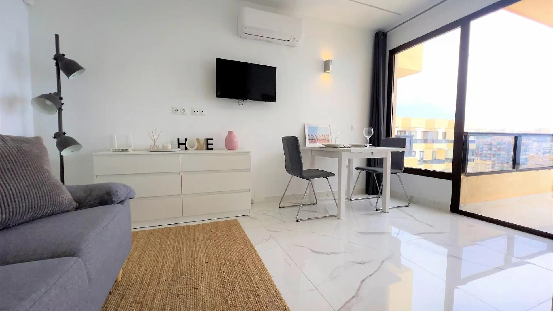 Aloha Playa Deluxe Wifi Swimming Pools & Parking Apartment Benalmadena