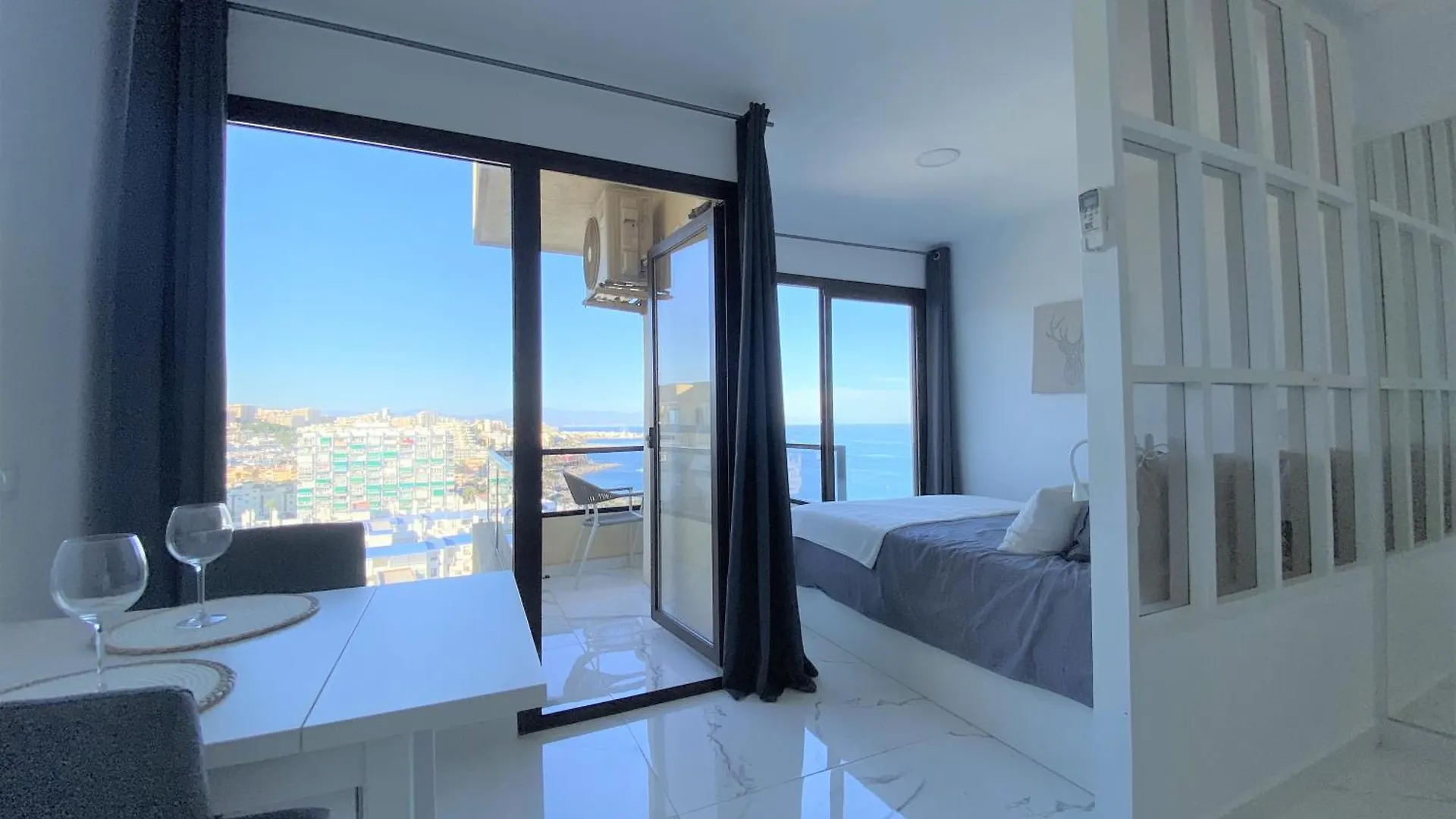 Aloha Playa Deluxe Wifi Swimming Pools & Parking Apartment Benalmadena